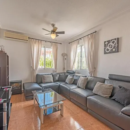 With Private Pool And Free W Σπίτι διακοπών